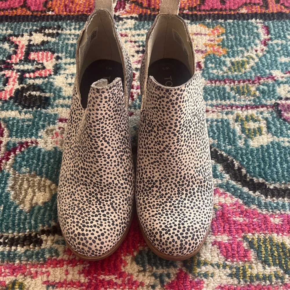 Toms Women's Ankle Boots - Black and White